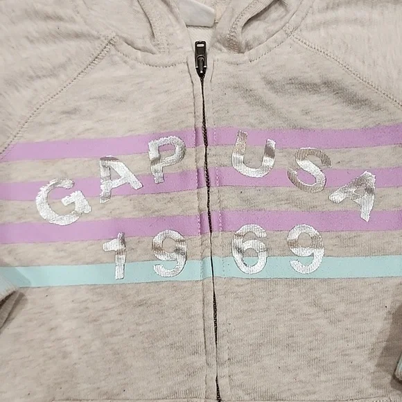 Toddler girl Gap sweatshirt - Picture 2 of 6